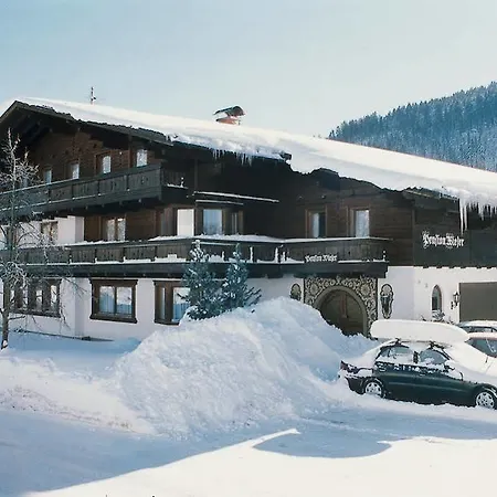 Auszeit بيت ضيافة